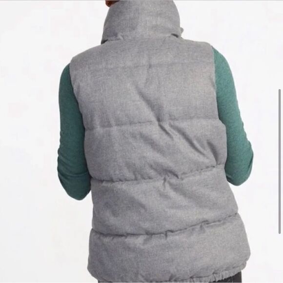 Old Navy Frost Free Zip Up Puffer Vest Gray NEW - Picture 4 of 9